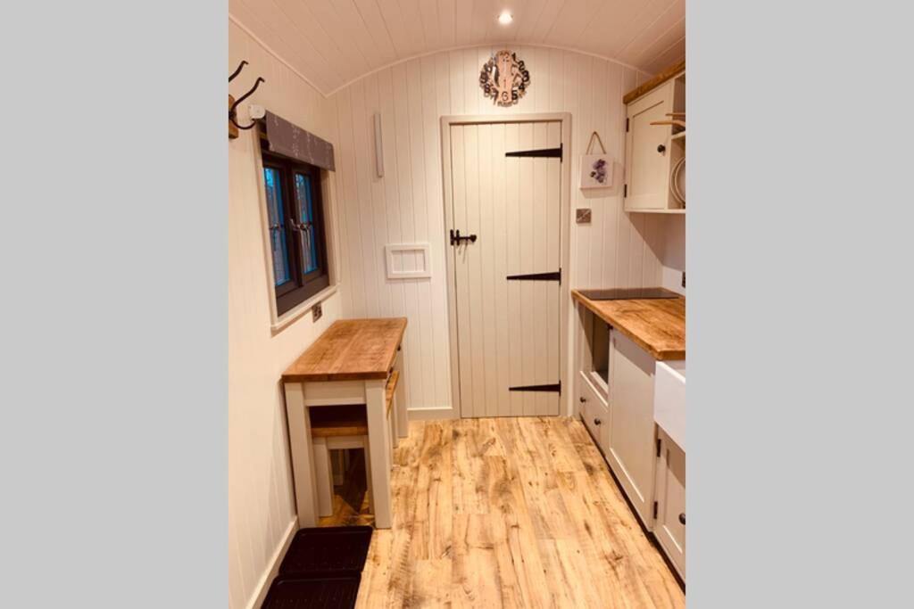 Lle Mary - Beautiful Views, Hot Tub, Secluded, Dog Welcome, Barmouth Llanddwywe Buitenkant foto